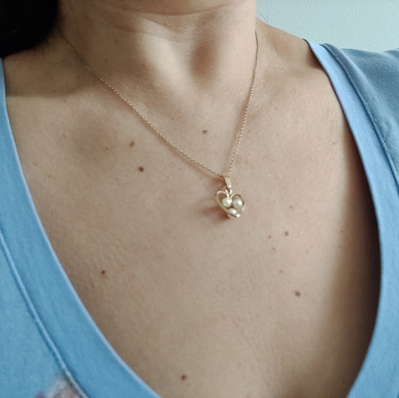 Krementz Gold Filled Heart Necklace w/Cultured pearls - Picture 4 of 10